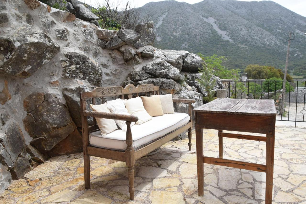 Stone Built Villa Galatia, Poolside & Perfect View Karés Eksteriør billede