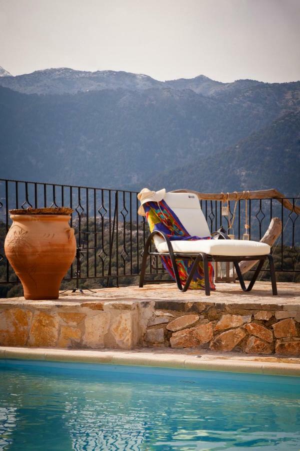 Stone Built Villa Galatia, Poolside & Perfect View Karés Eksteriør billede