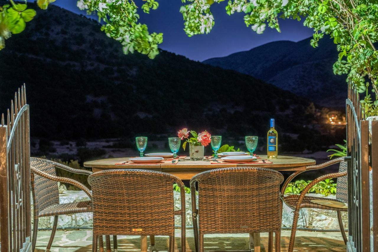 Stone Built Villa Galatia, Poolside & Perfect View Karés Eksteriør billede